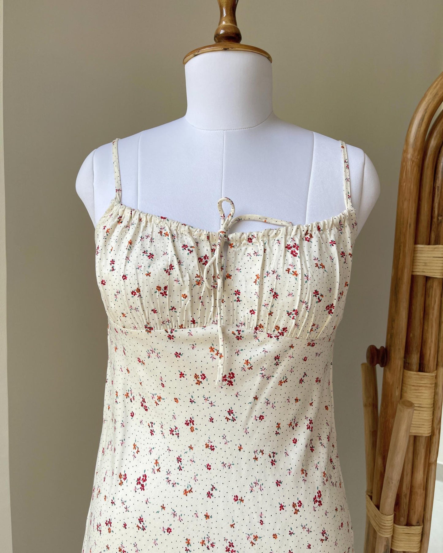 Whispering Petals Dress (S)