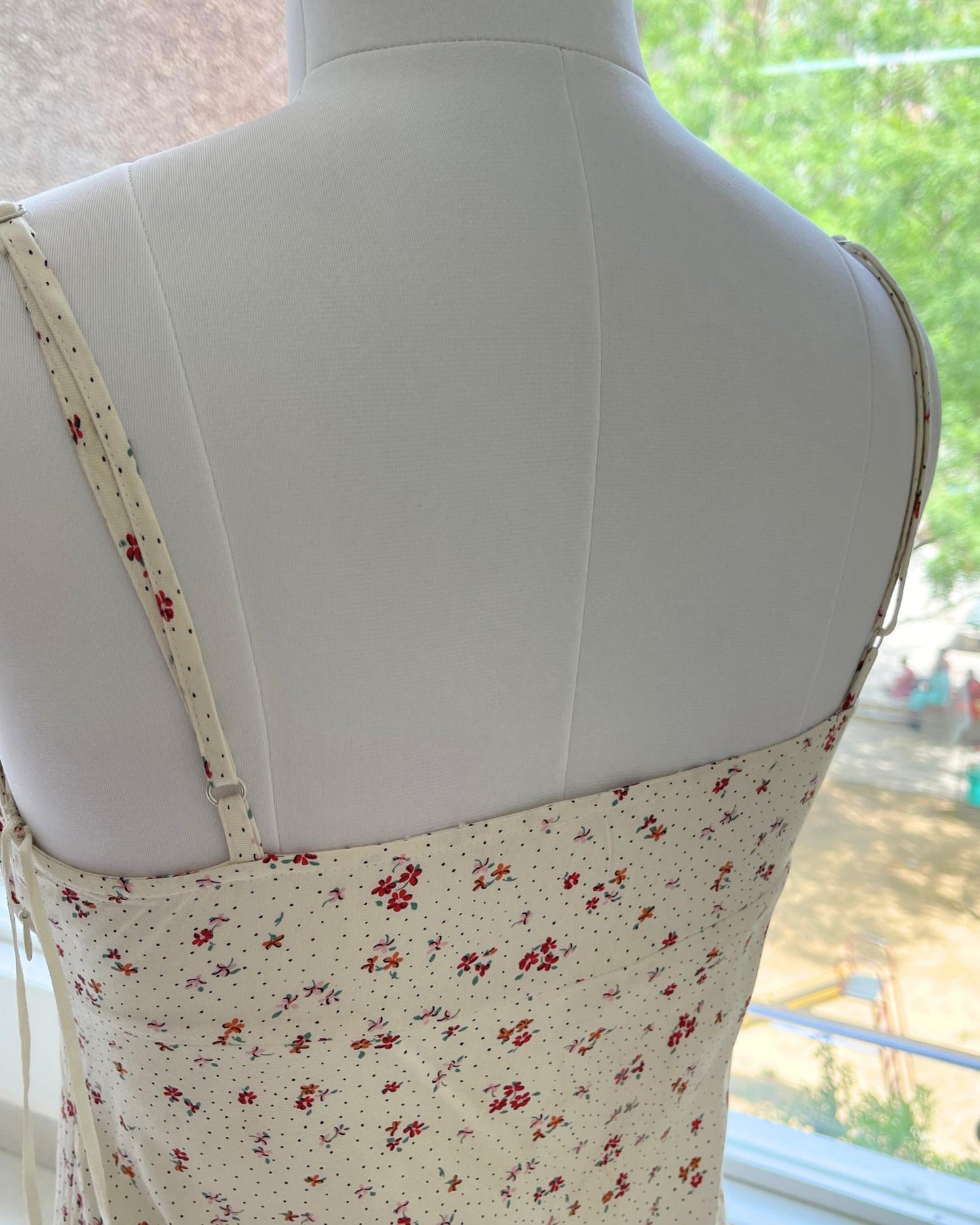Whispering Petals Dress (S)