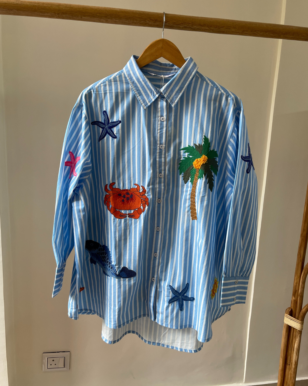 Embroidered Oversized Vacationer Shirt (L, XL, XX)