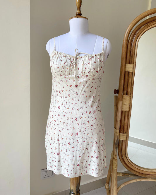 Whispering Petals Dress (S)