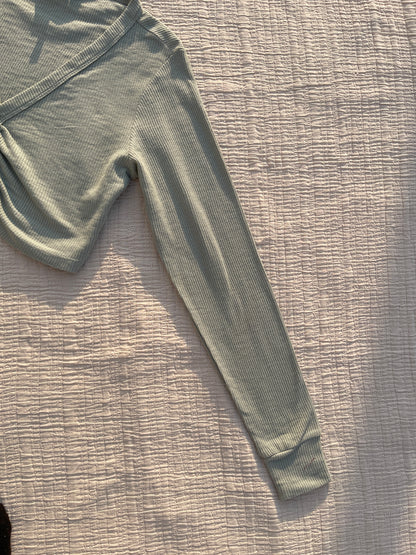 9 (M)