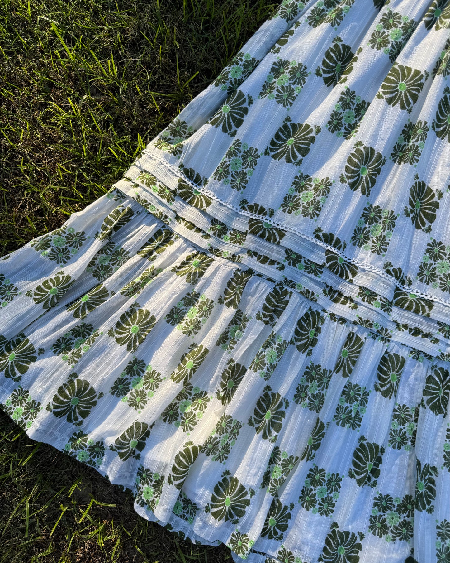 Sunny Afternoon Dress ( L  & XL )