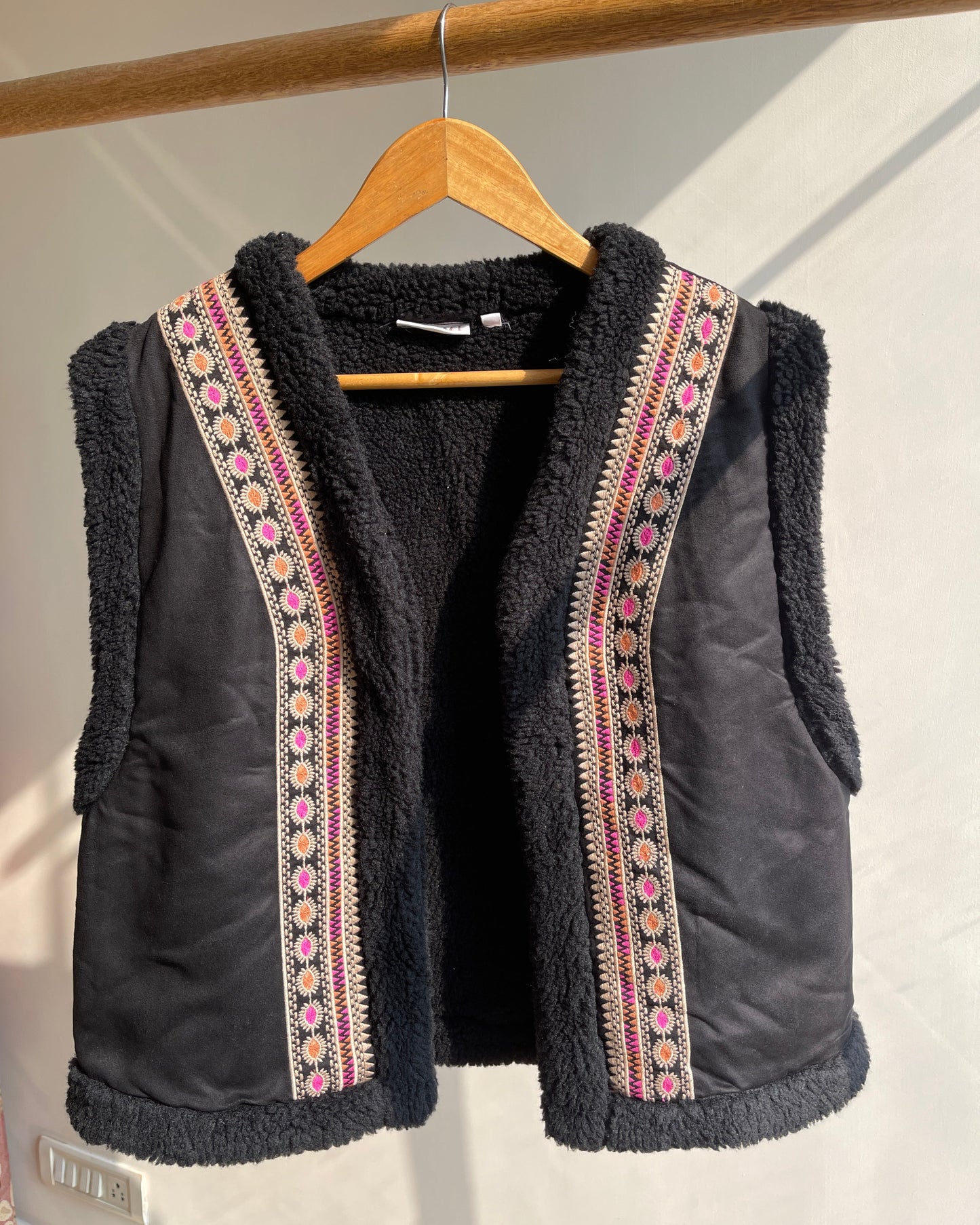 Nomad Embroidered Winter Vest (M)